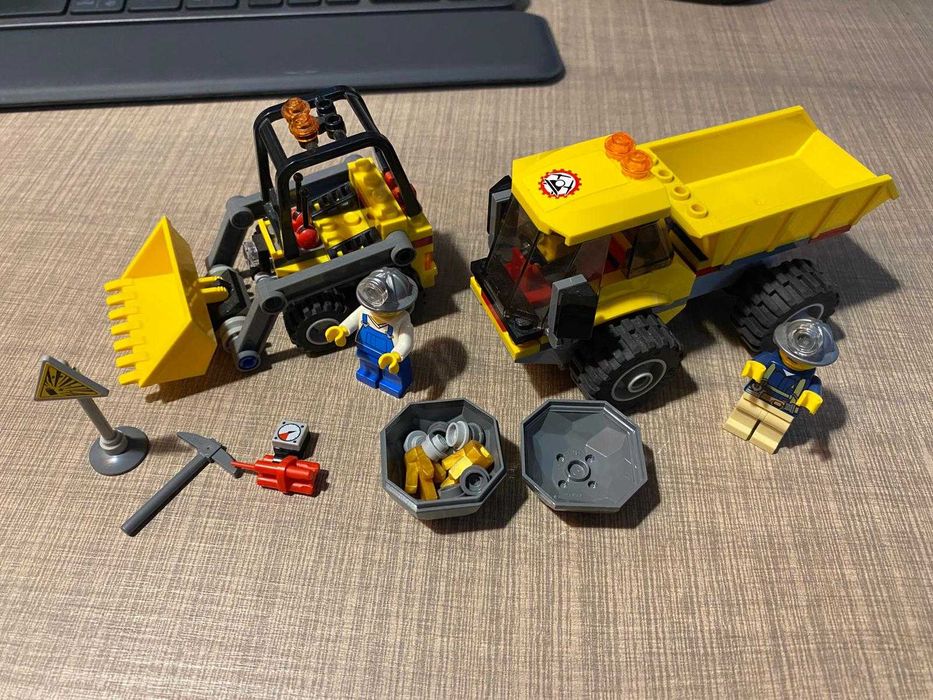 LEGO City Loader and Tipper 4201
