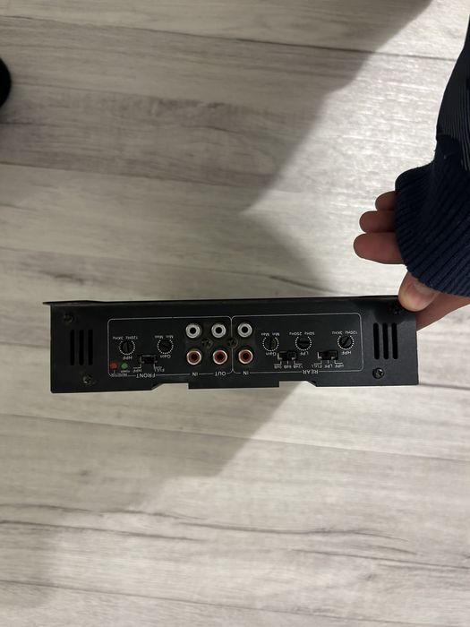 Усилител для автомобиля