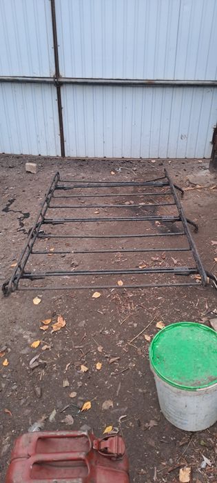 Продам два багажника на крышу