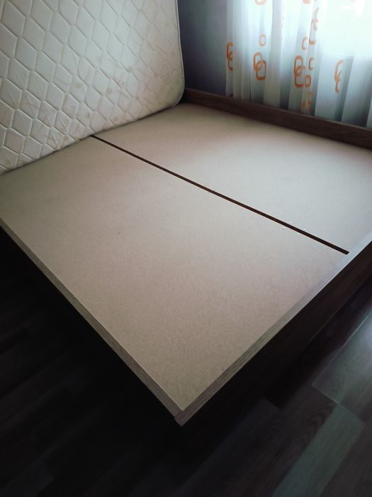 Pat 160/200 cu saltea inclusa