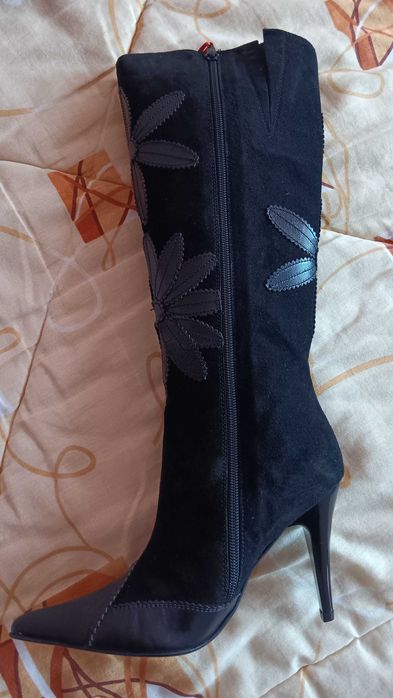 Дамски черни ботуши