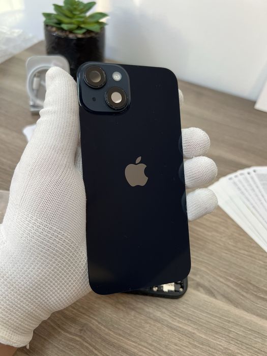 iPhone 14, на части - корпус, дисплей, батерия, камера и др.