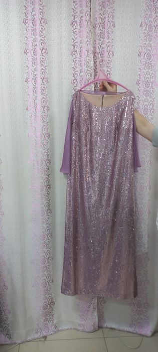 Платья Нарядные продам