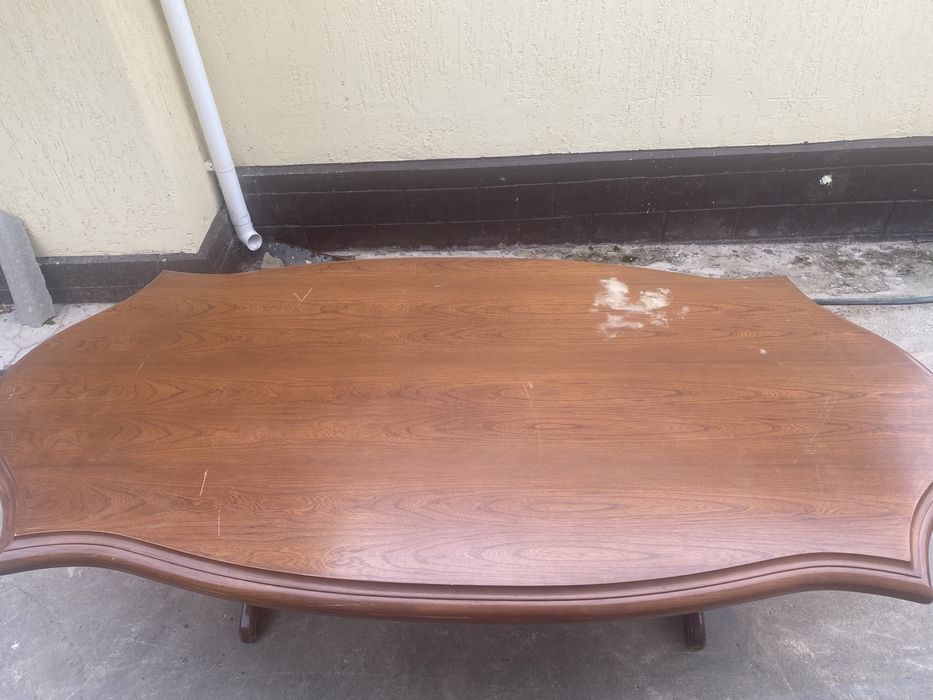 Продаётся стол для гостиной