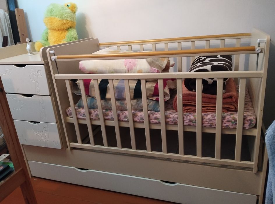 Продам кровать детскую