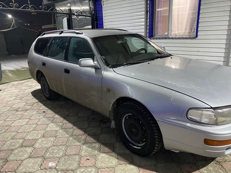 Продам машину toyota camry