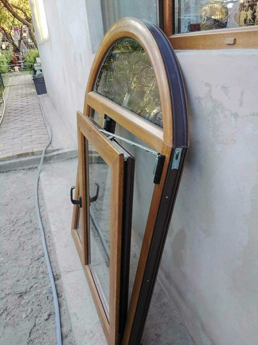 Fereastra cu arcada PVC Lemn