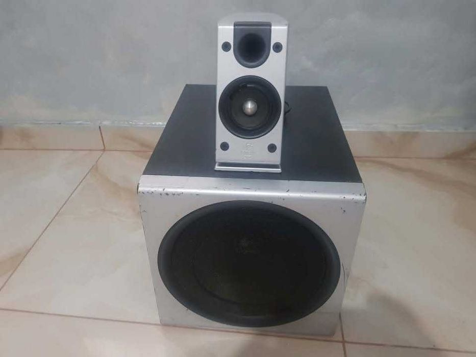 Subwoofer logitech Z 2300 / 200W RMS.