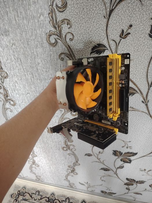 kampyuter qisimlari sotiladi