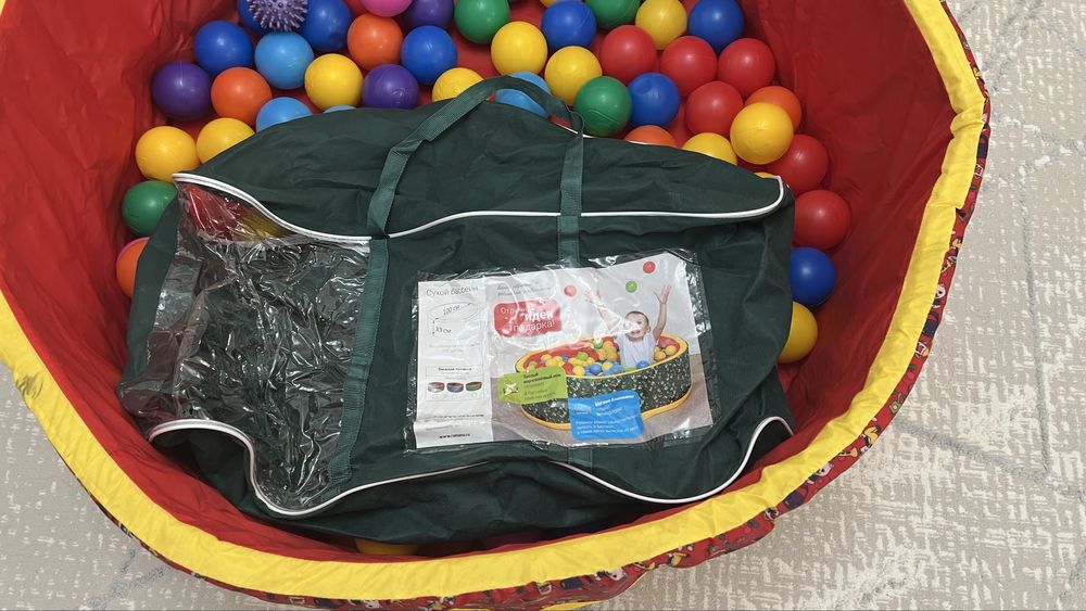 Сухой бассейн с шариками