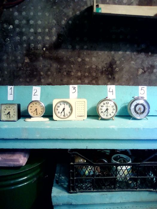 Механични будилници работещи и обслужени.