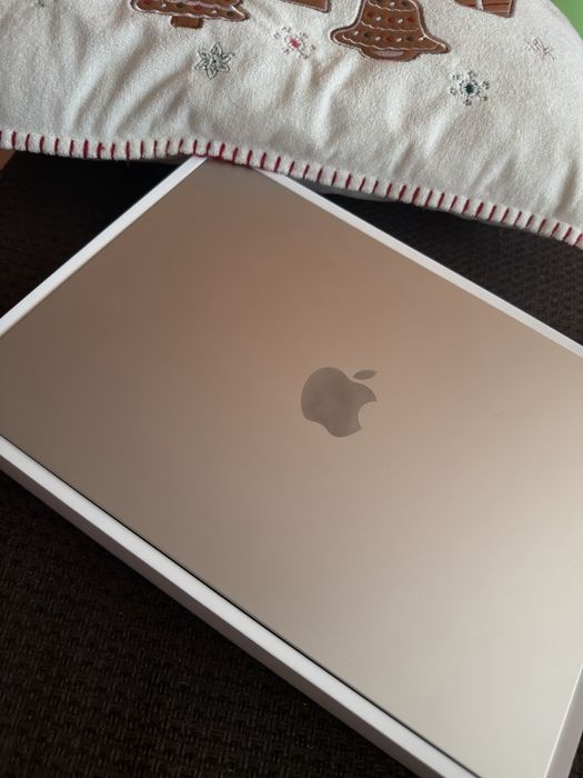 MacBook Air M2 ca nou plus 2 ani garantie