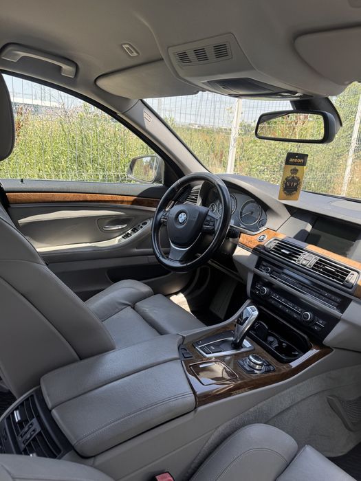 BMW 550i 4.4 V8 300kw