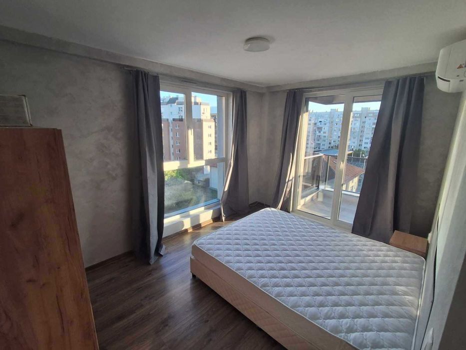 Дава се под наем Тристаен апартамент в София, Връбница 1 - 110 кв.м за 750 € - Снимка #1