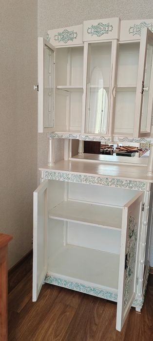 Продам кухонный буфет