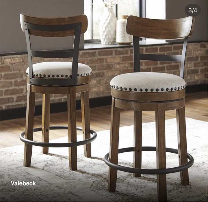 Стол барный  и стулья барный