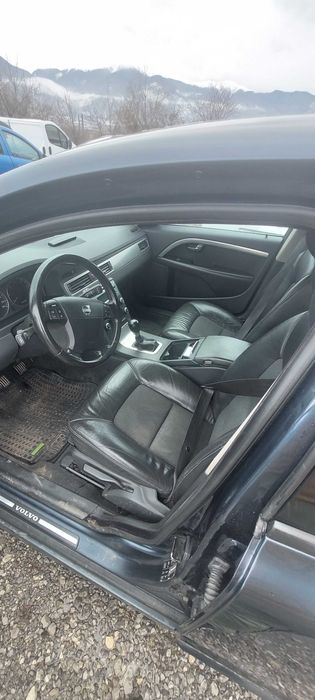 Volvo V70 2.4 D5 , Волво В70 на части!
Януари 2009