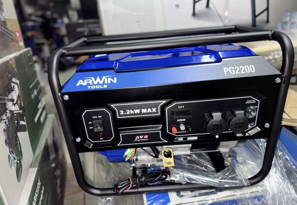 Generator de curent, pe benzina  2,2kw Nou! 7HP