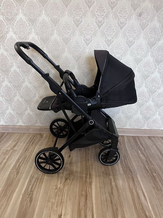 Коляска прогулочная