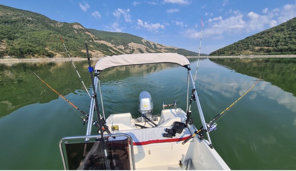 лодка.                                          .