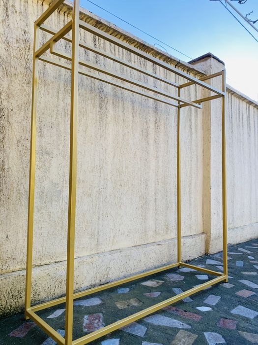 Вешалки для одежды