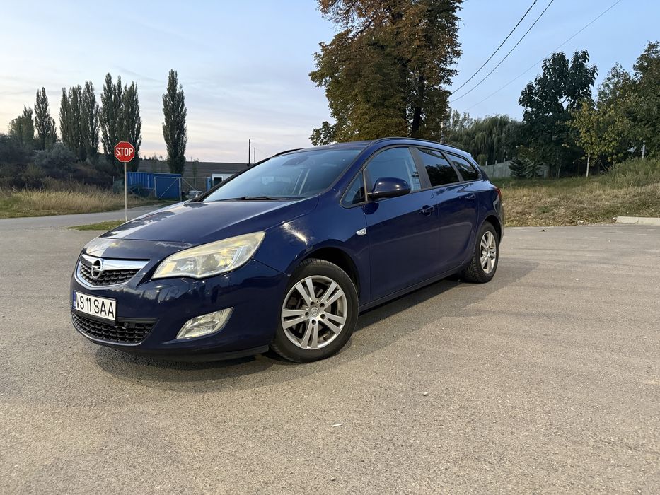 Opel Astra J 2011 1.7 CDTI