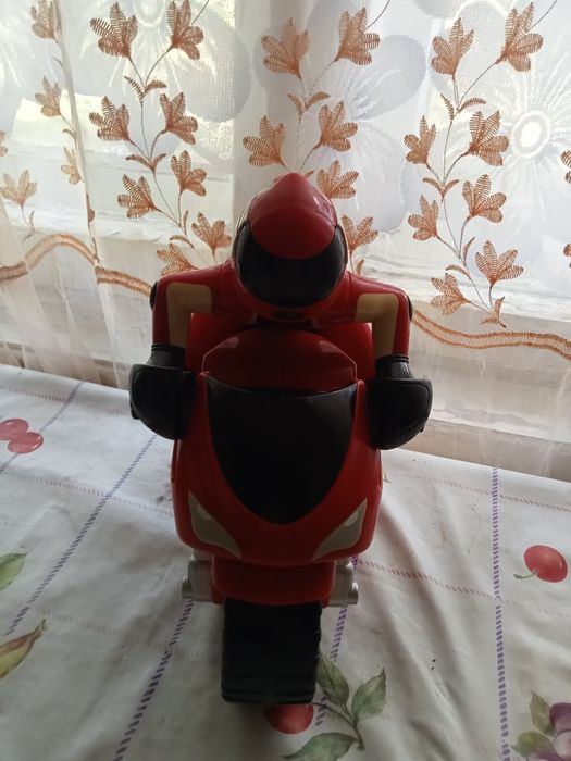 Продам игрушка матоцеклист