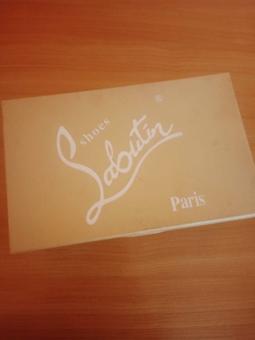 Продам туфли новые.