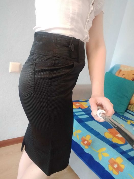 Продам черную юбку классика