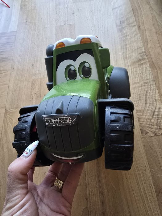 Tractoare pentru copii Fend si John Deer