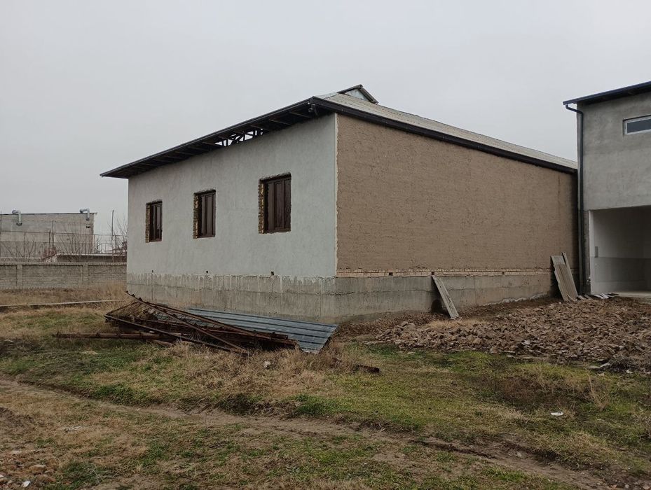 Uy sotiladi ishonchli