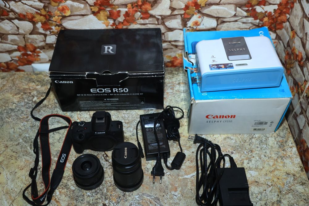 Canon R50 в полный комплект