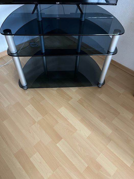 Стеклянный столик