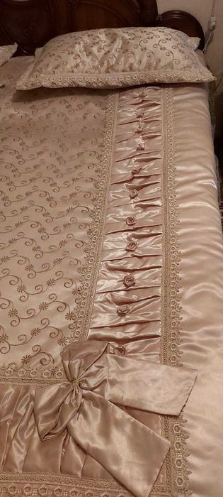 Продается комплект для спальни