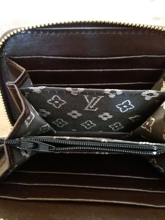 4 buc Portofel dama ,fete /portmoneu Puma,Louis Vuitton !