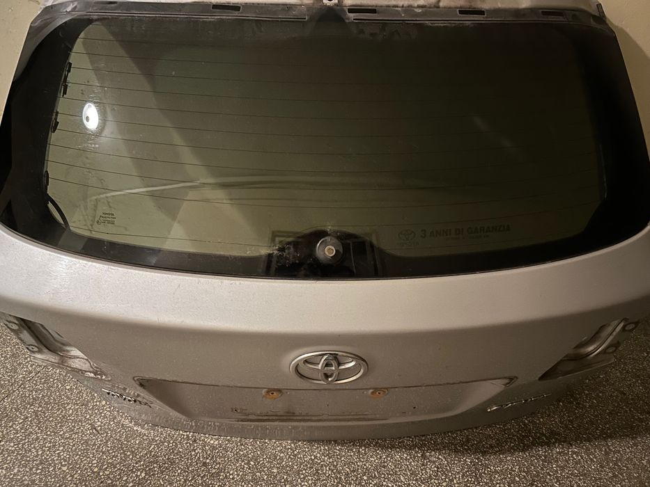 Тонирано стъкло пета врата Toyota Avensis III T27