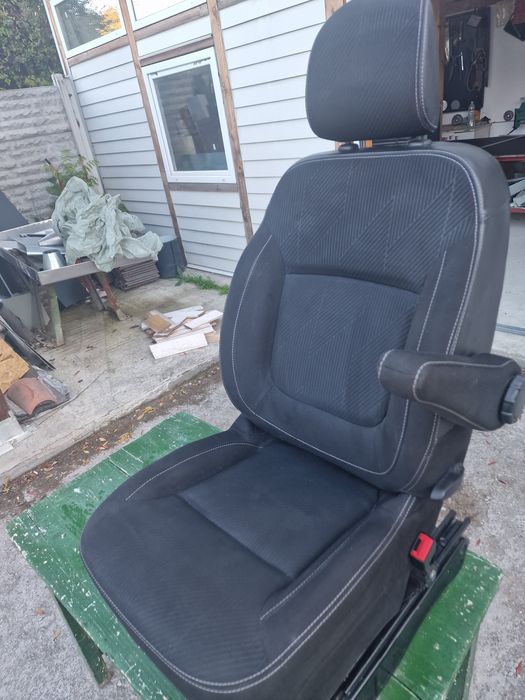 Седалка за Опел Виваро В  - 2016 год.
( Opel Vivaro