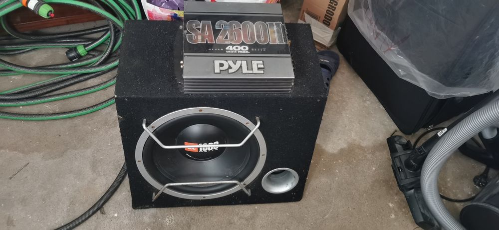 Boxă JBL 1000W  și stație