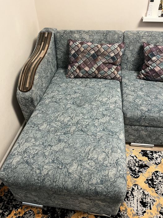 Продам угловой диван 3 м