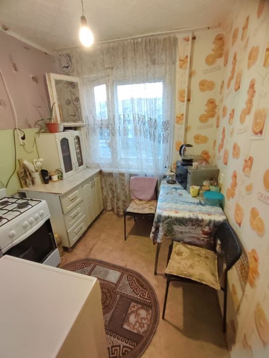 Продам 2 х комн, 6-11, 2 этаж.