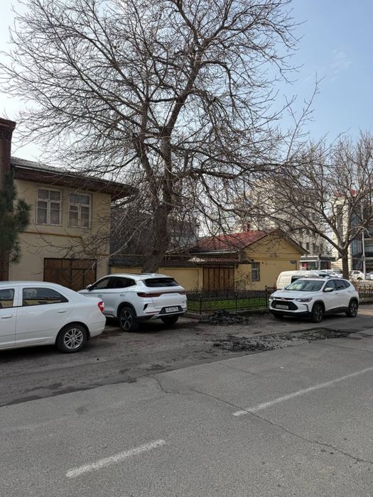 Бодомзорда угловой участок сотилади