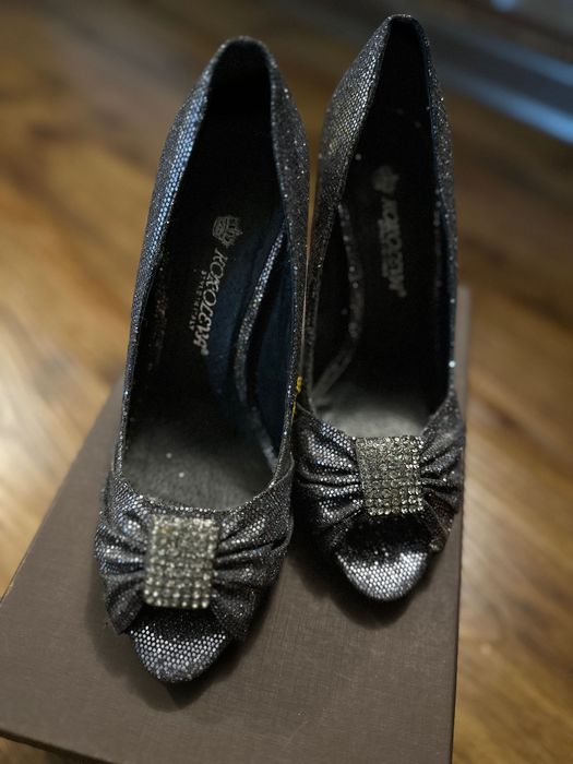 Женские нарядные туфли