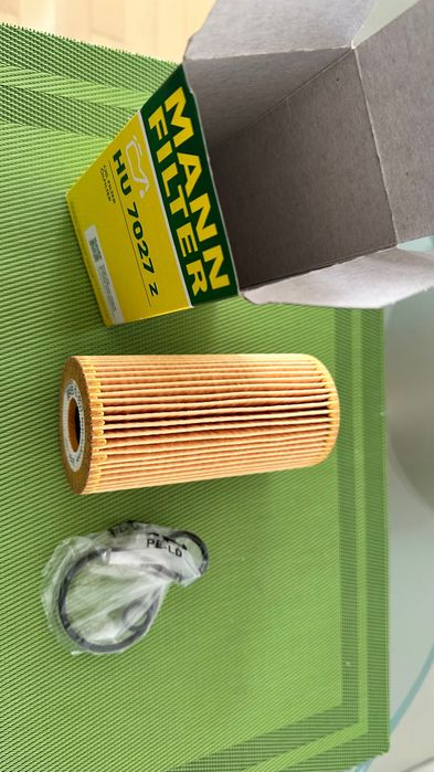 Маслен Филтър HU 7027 z