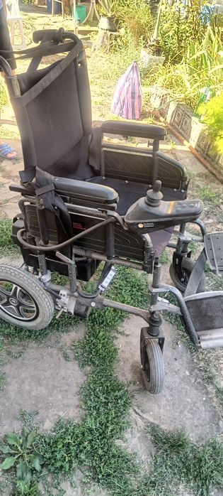 Инвалидна електрическа количка
