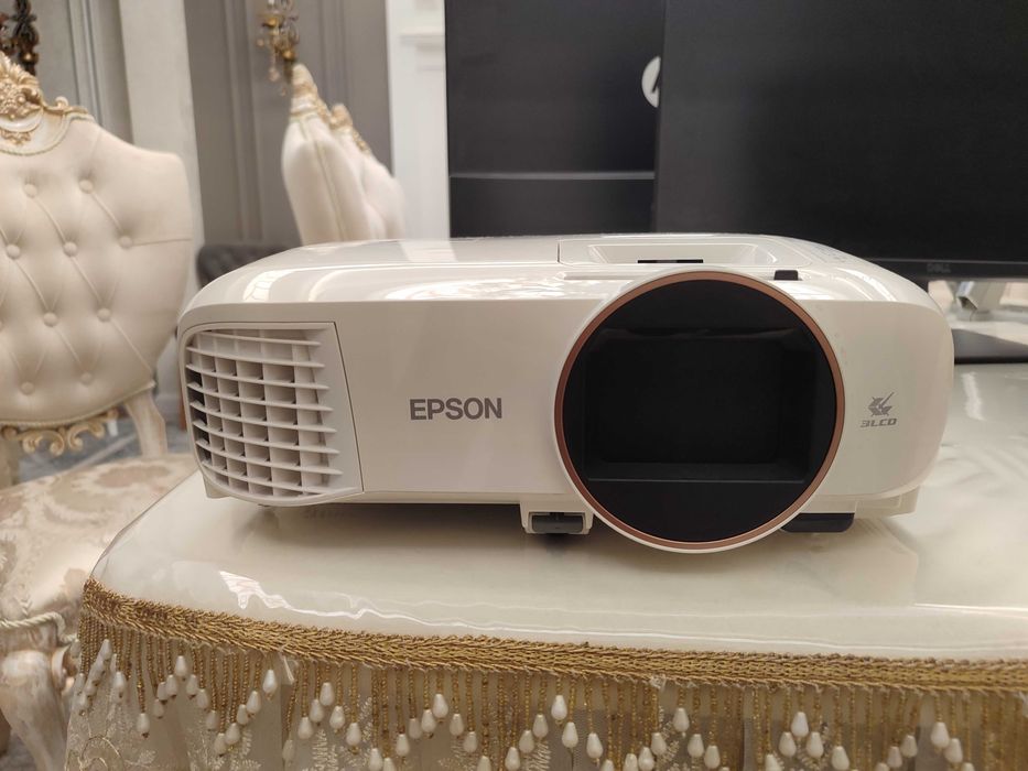 Проектор от компании Epson модель HA11A