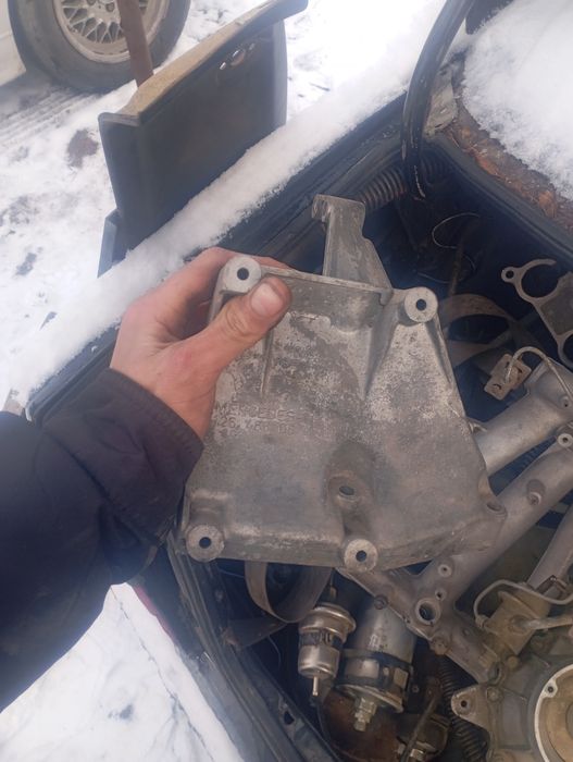 Продам крепления под подушки двигателя м103