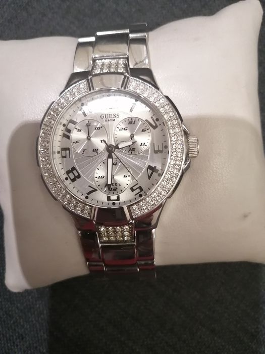 Женские наручные часы GUESS