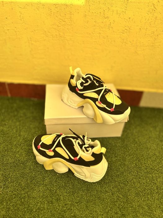 Дамски сникърси маратонки