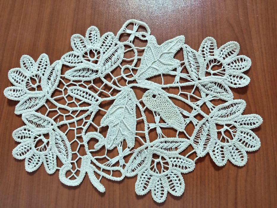 Vând mileu macrame lucrat manual. Plata ramburs. Dimensiune 30x22 cm.