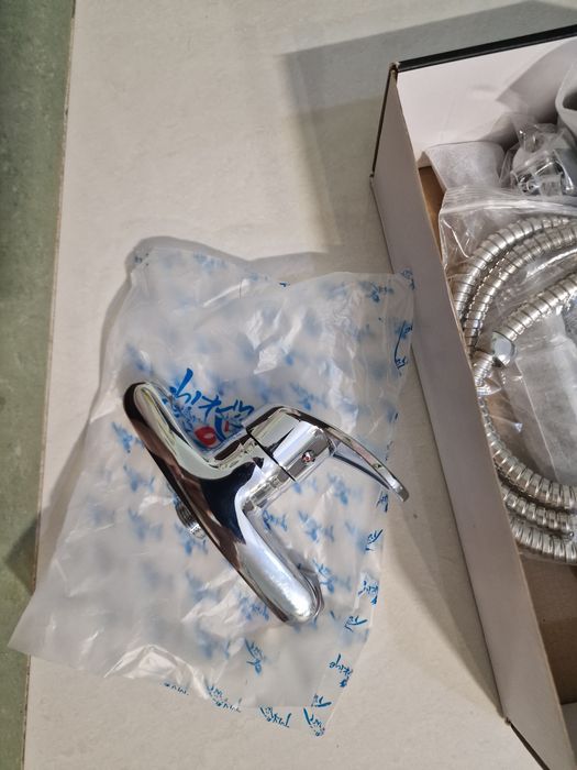 Продается смеситель для ванны турецкий новый